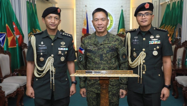 Indonesian Army Attachés visit Army headquarters